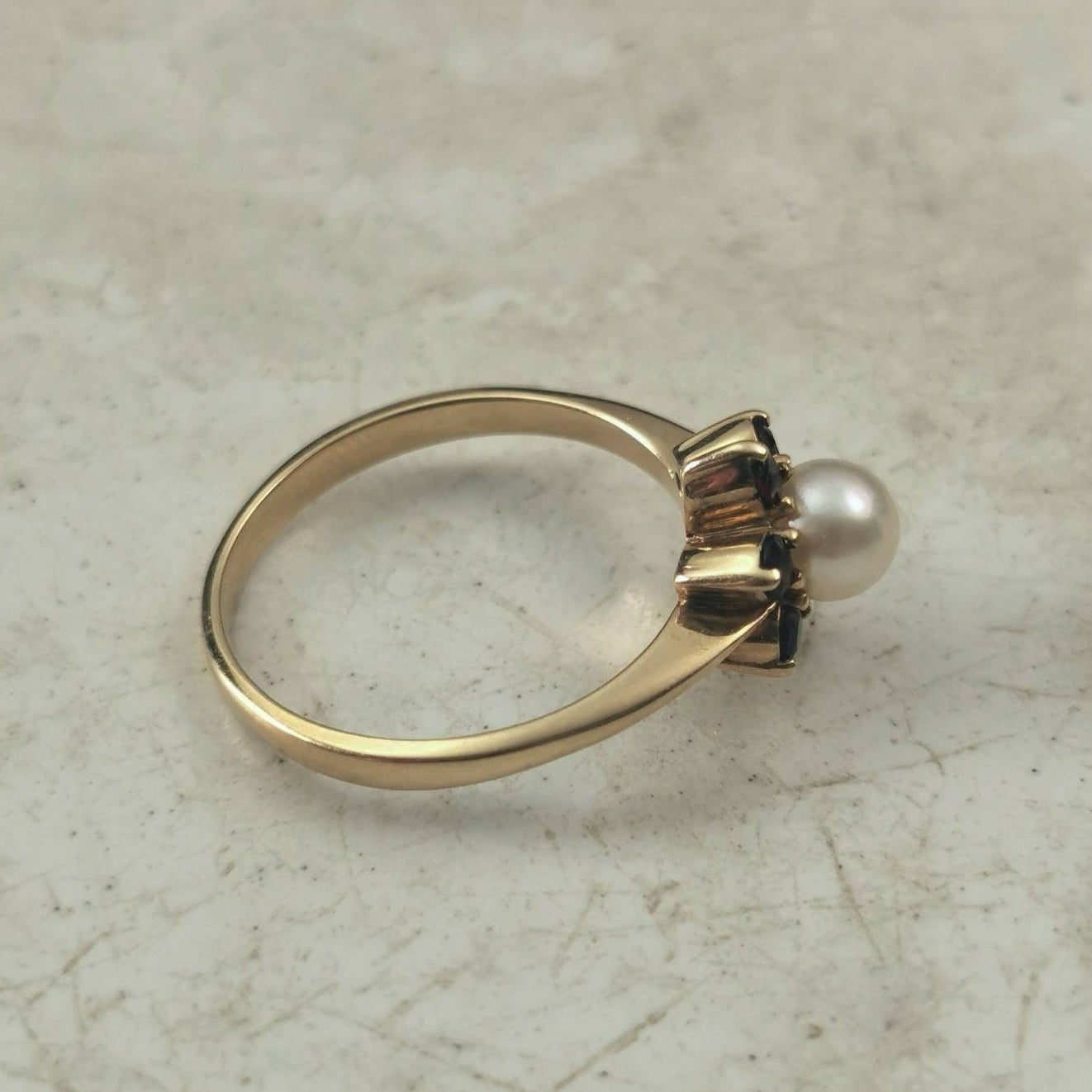 Vintage 10k Yellow Gold Pearl and Garnet Flower Cluster Ring