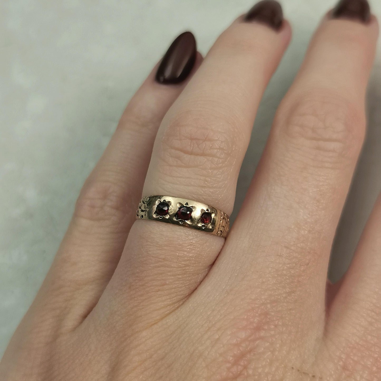 Victorian 10k Yellow Gold Bohemian Garnet Band