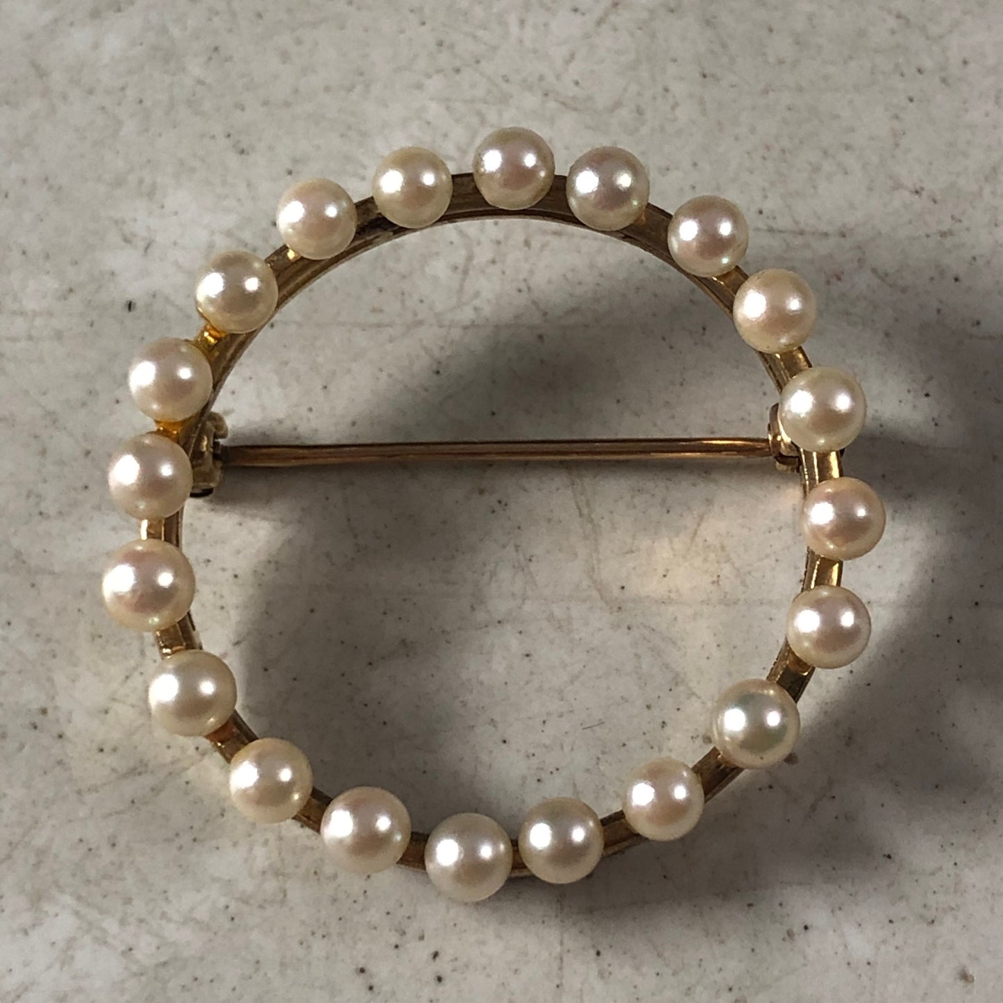 Vintage 10k Yellow Gold Cultured Pearl Circle Brooch