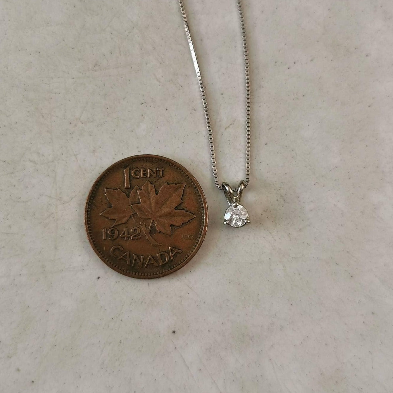 Estate Modern 0.15ct Diamond 14k White Gold Solitaire Necklace