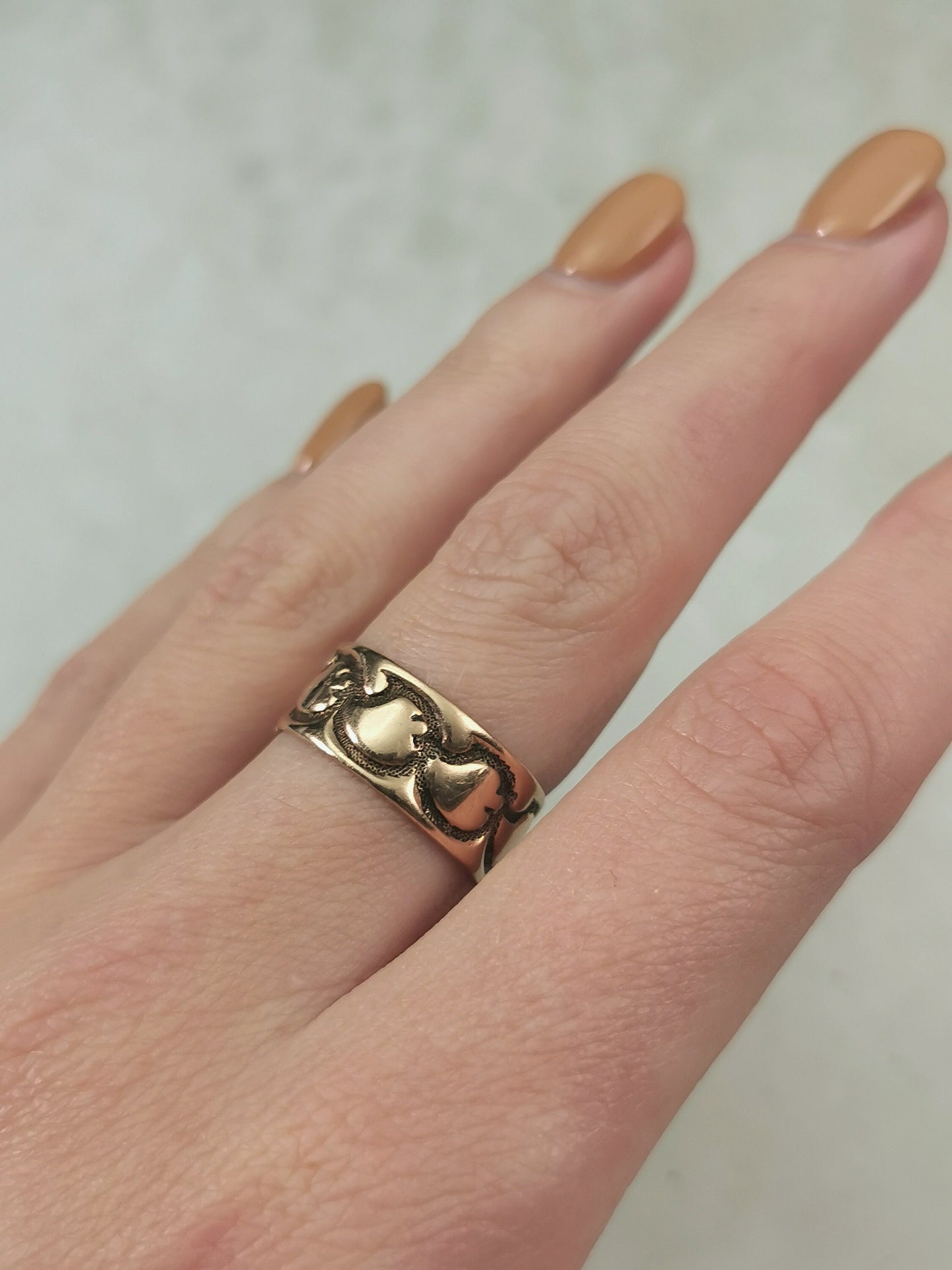 Victorian 14k Yellow Gold Cigar Patterned Band