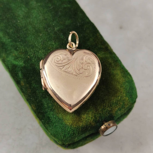 Vintage 1950's 9ct Yellow Gold Front and Back Heart Photo Locket