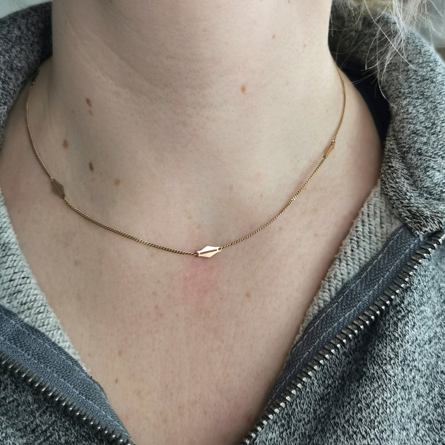 Vintage 10k Yellow Gold Kite Shaped Link Station Chain
