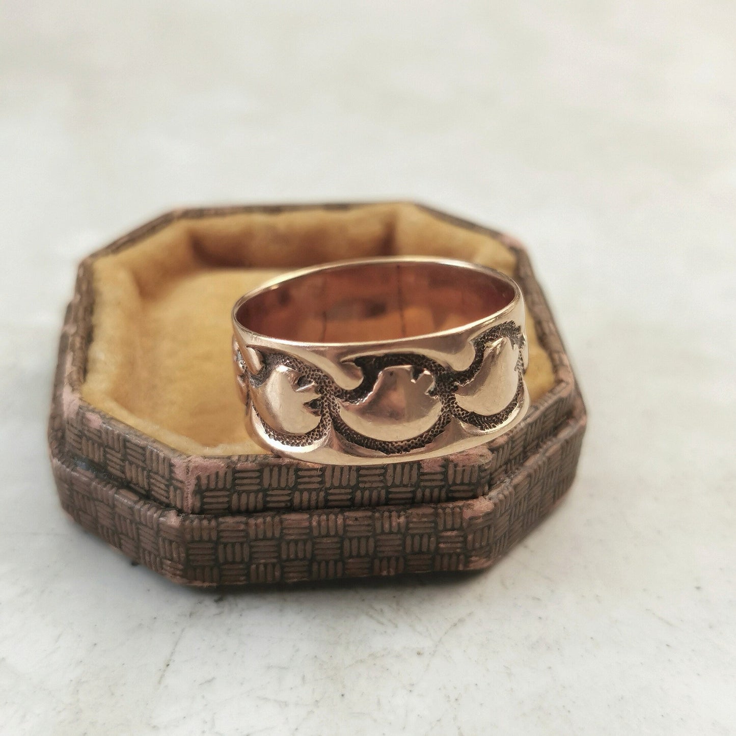 Victorian 14k Yellow Gold Cigar Patterned Band