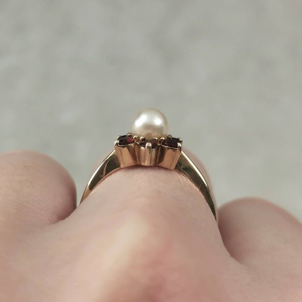 Vintage 10k Yellow Gold Pearl and Garnet Flower Cluster Ring
