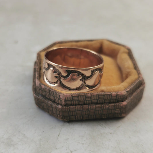 Victorian 14k Yellow Gold Cigar Patterned Band