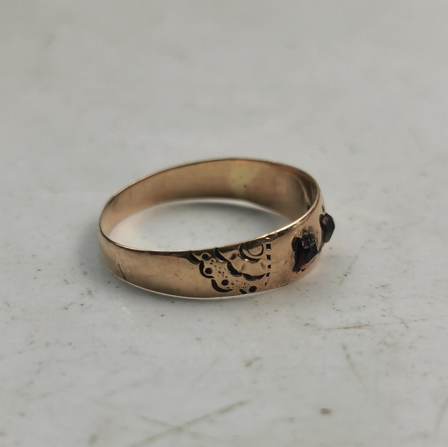 Victorian 10k Yellow Gold Bohemian Garnet Band