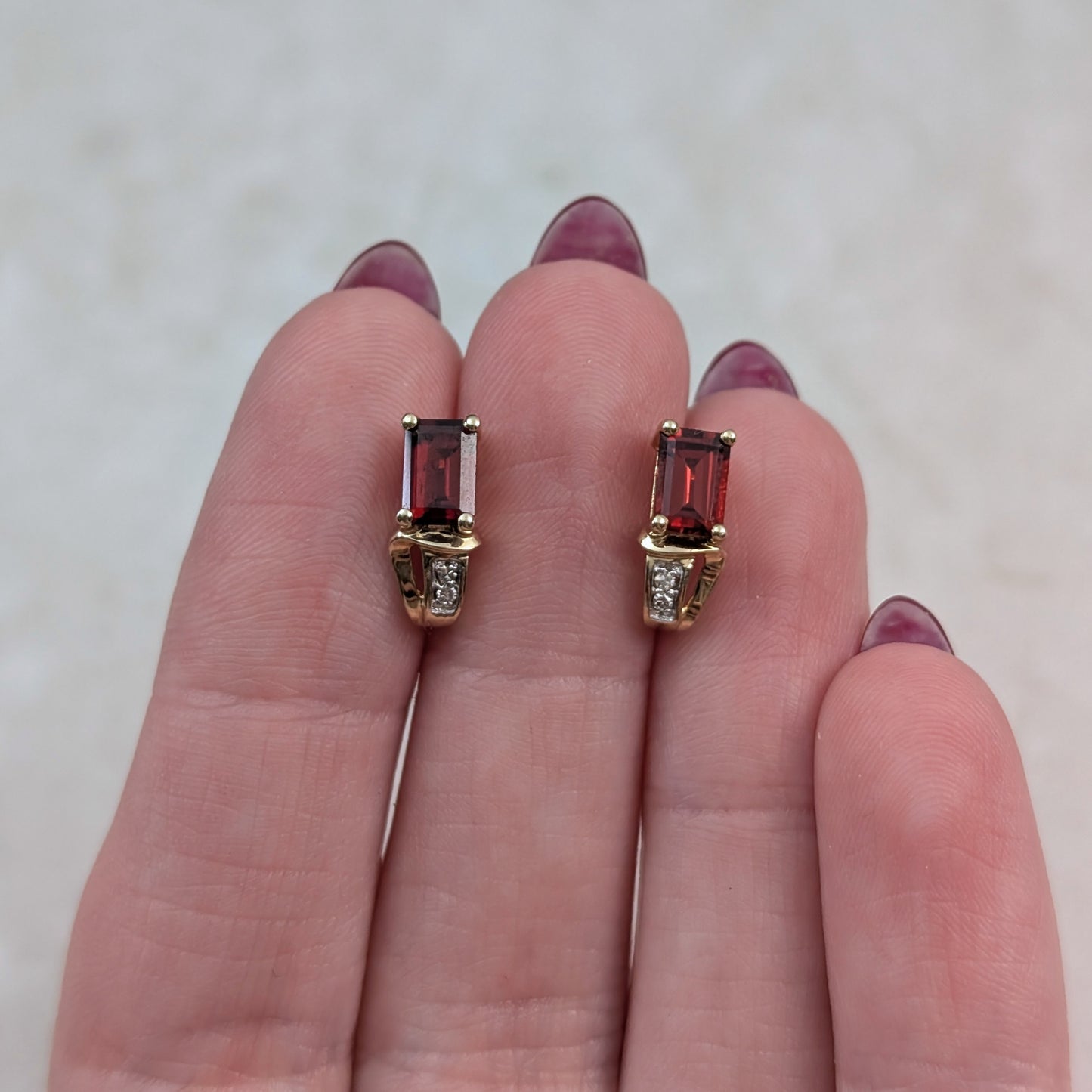 Vintage 10k Yellow Gold Garnet Earring and Necklace Set