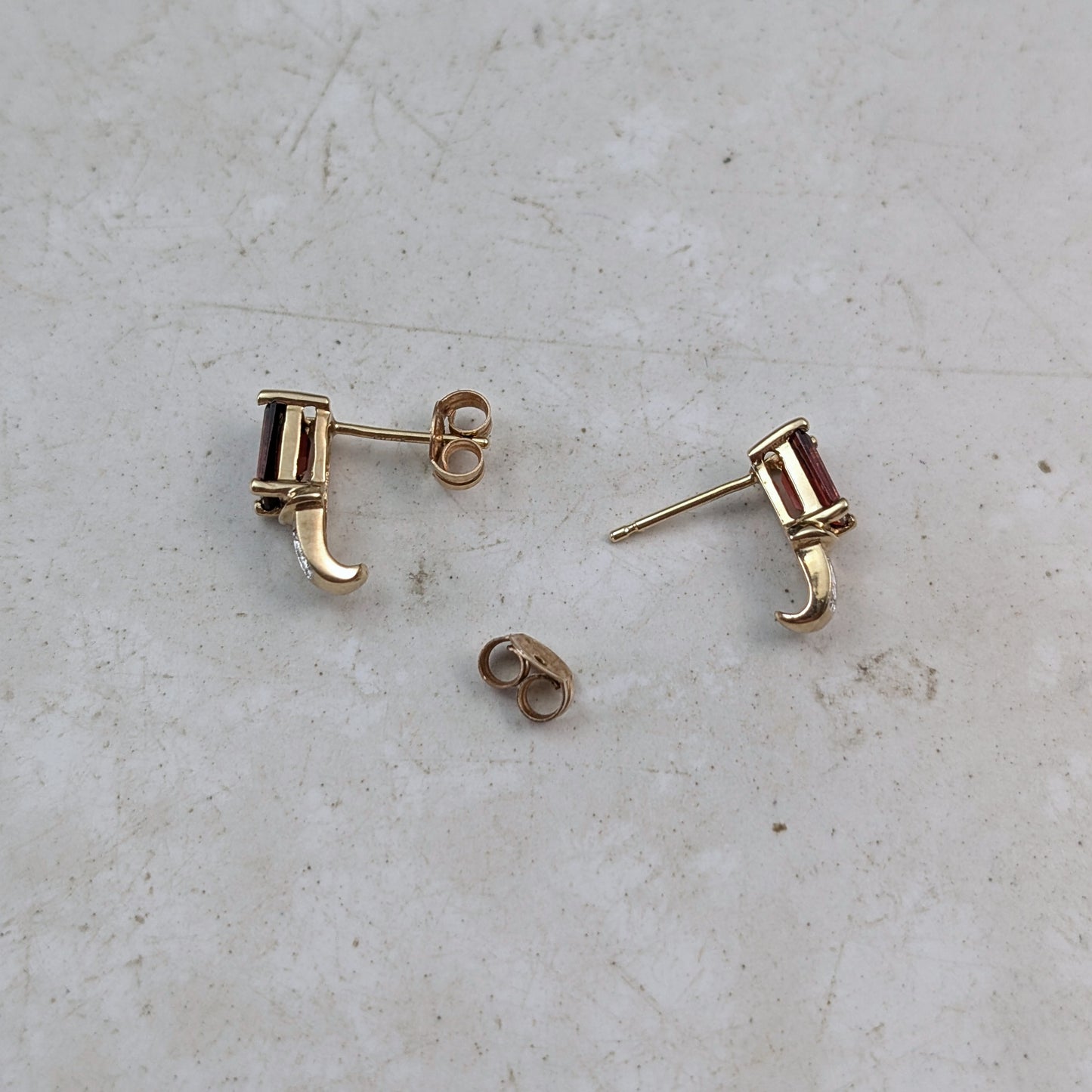 Vintage 10k Yellow Gold Garnet Earring and Necklace Set