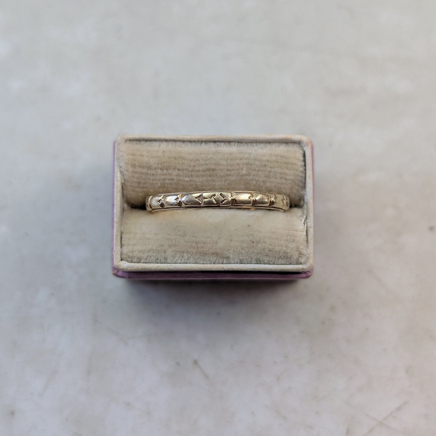 Vintage 14k Yellow Gold Forget-me-not Patterned Wedding Band