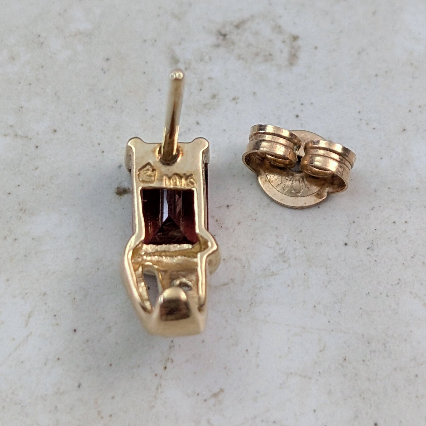 Vintage 10k Yellow Gold Garnet Earring and Necklace Set