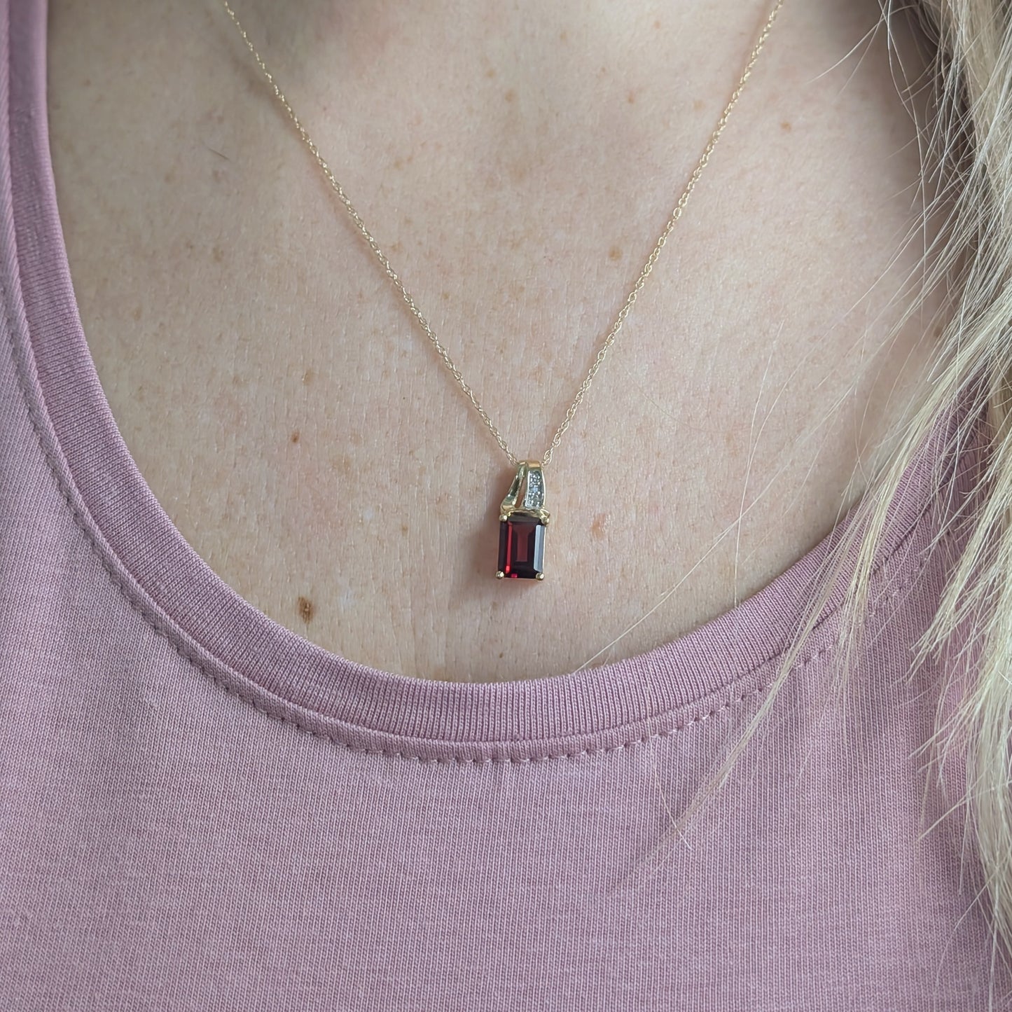 Vintage 10k Yellow Gold Garnet Earring and Necklace Set