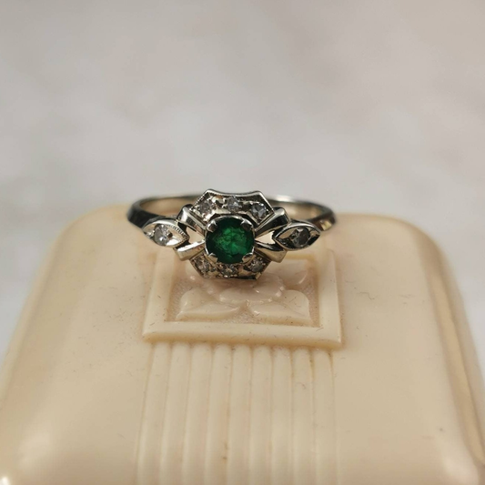 Estate 18k White Gold Emerald and Diamond Art Deco Style Ring