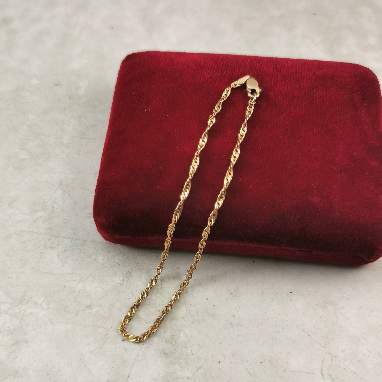 Estate 14k Yellow Gold 2mm Singapore Chain Bracelet