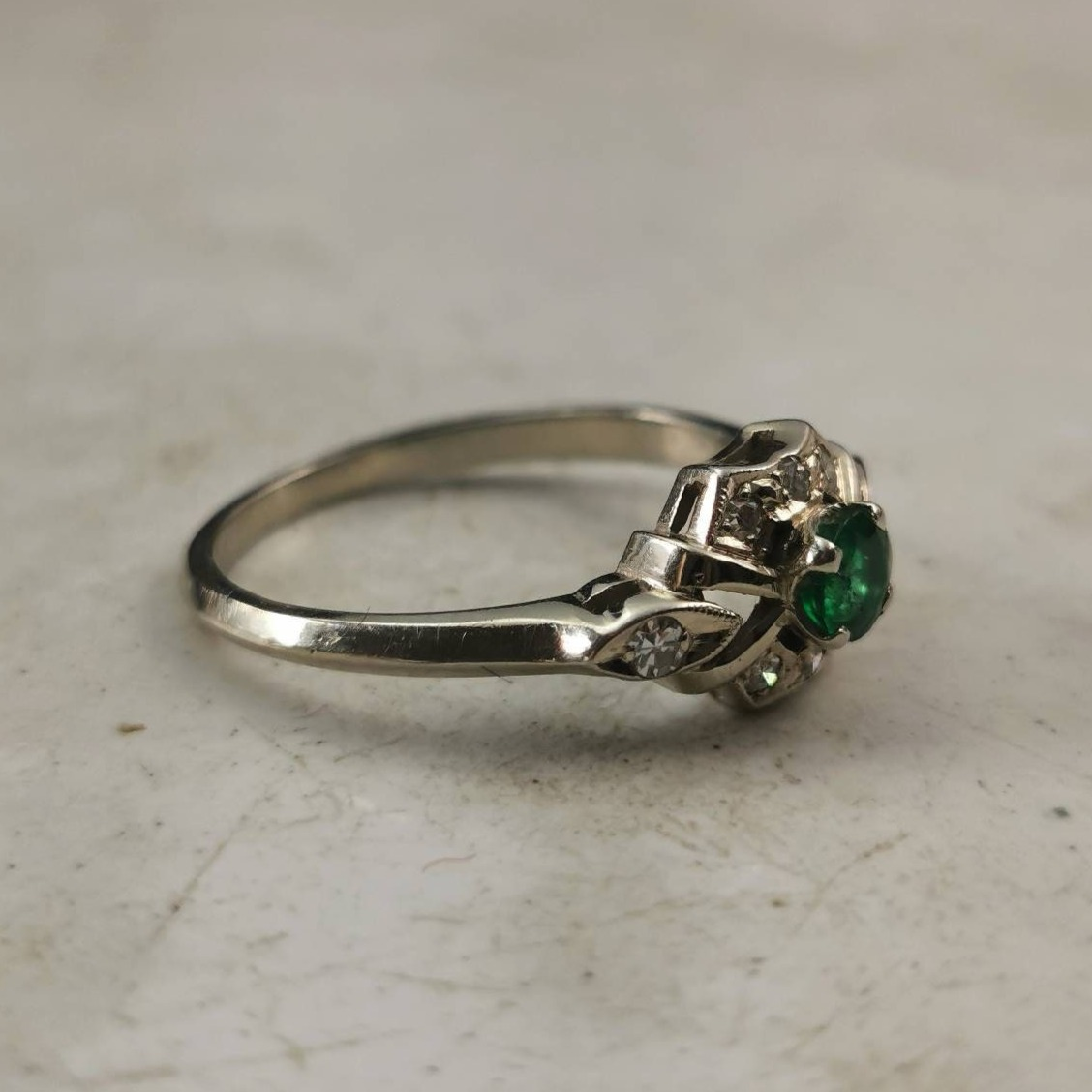 Estate 18k White Gold Emerald and Diamond Art Deco Style Ring