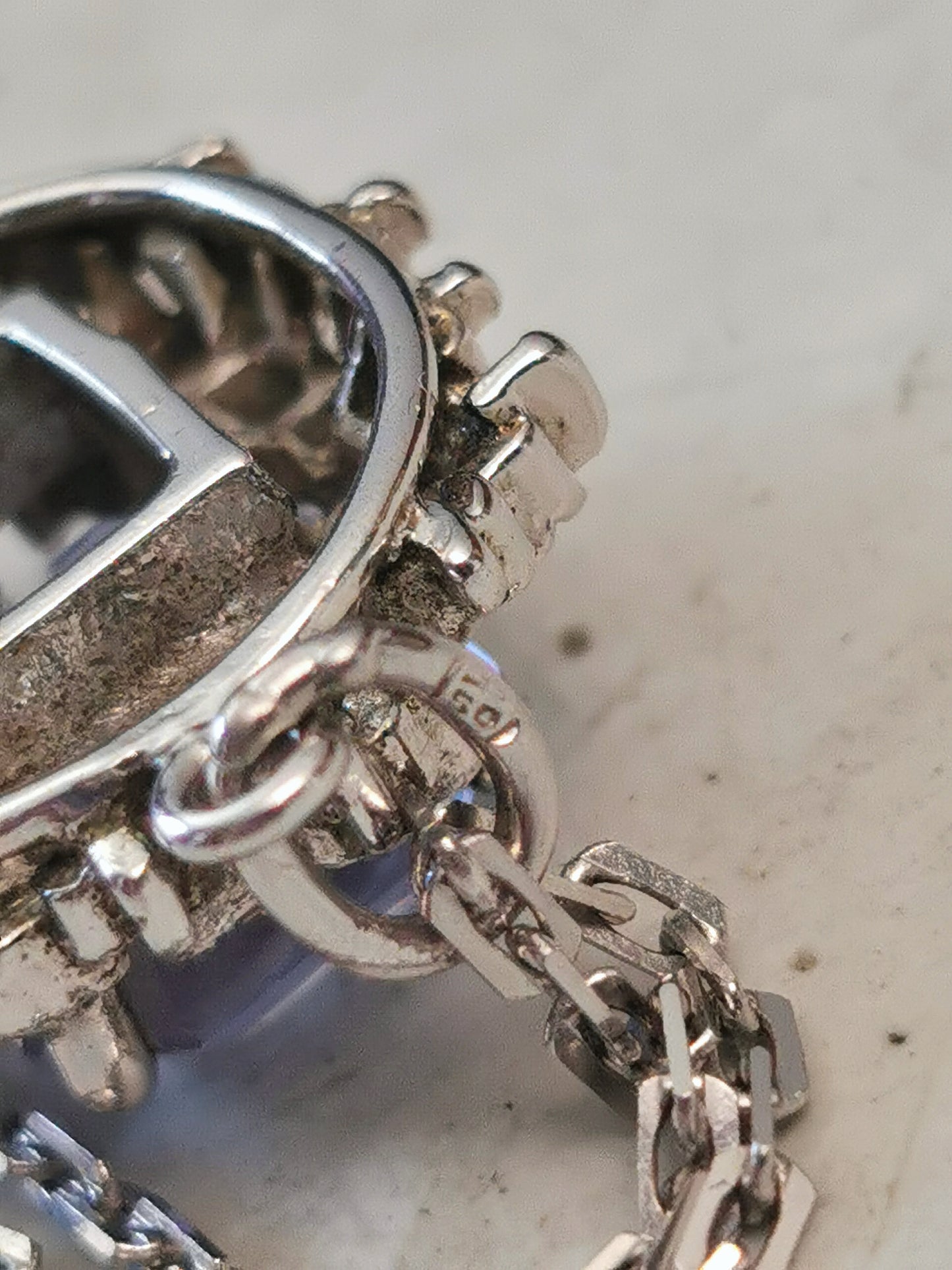 Vintage Brutalist Colour Change Glass White Gold Necklace