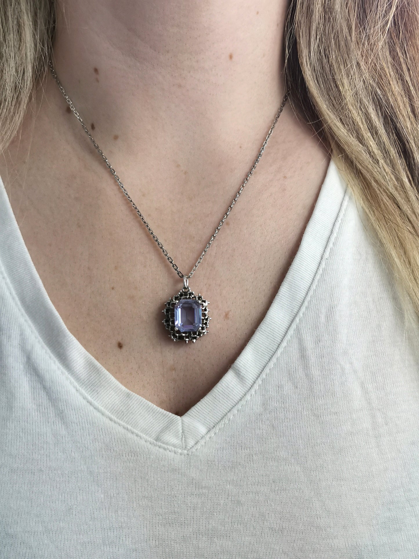 Vintage Brutalist Colour Change Glass White Gold Necklace