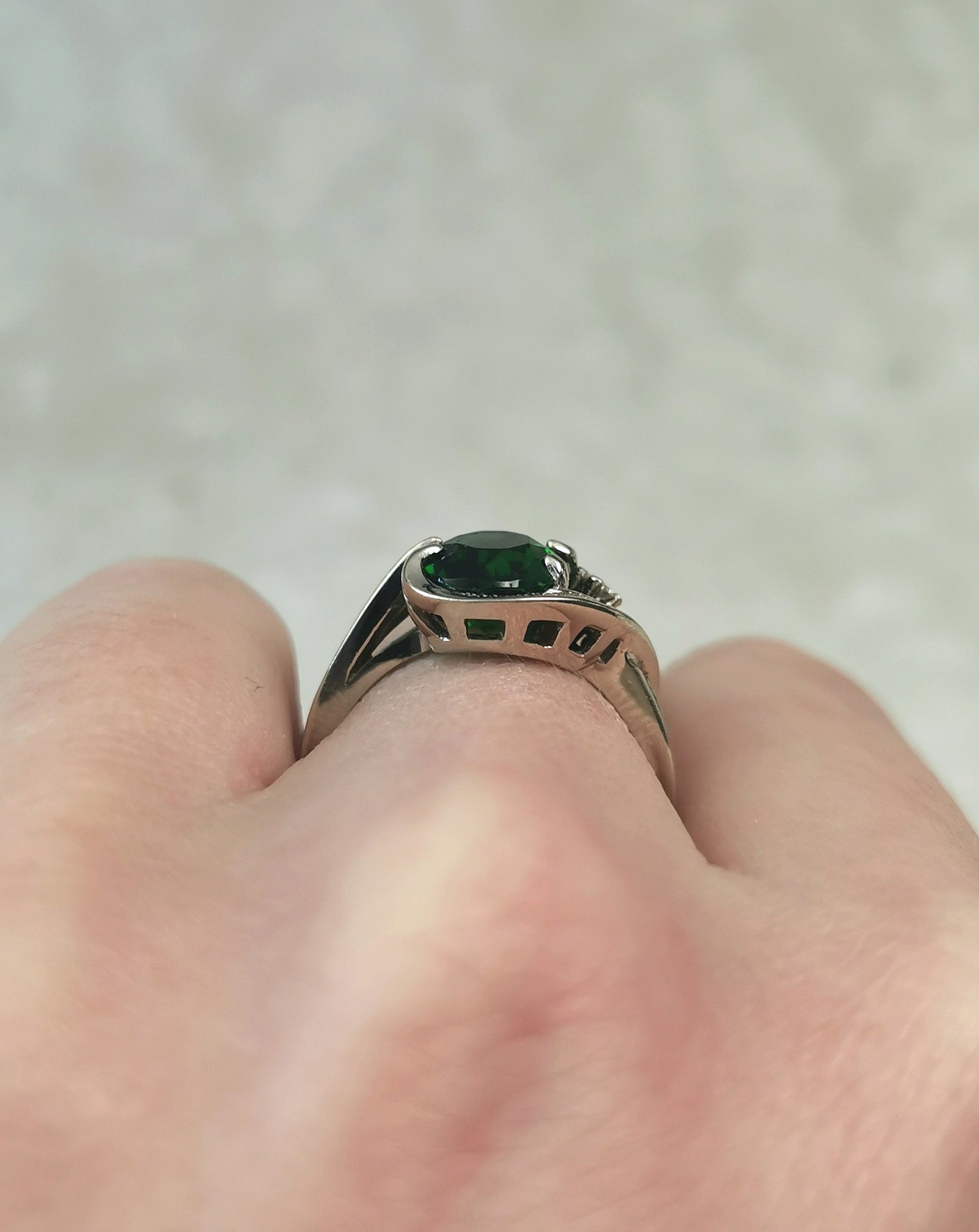 Estate 10k White Gold Synthetic Emerald Ring - Paste Stones