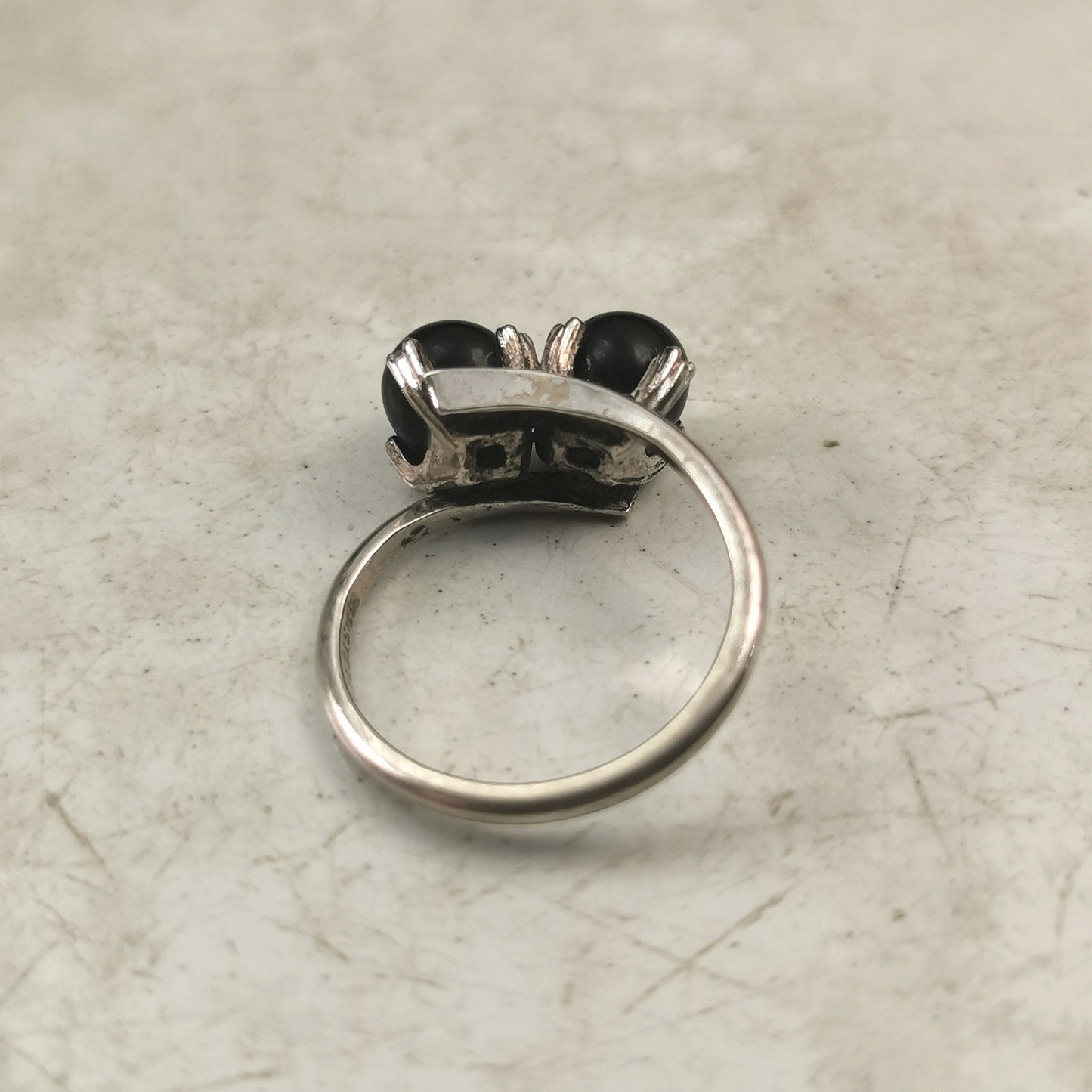 Vintage Uncas Sterling Silver & Black Coral Ball Ring