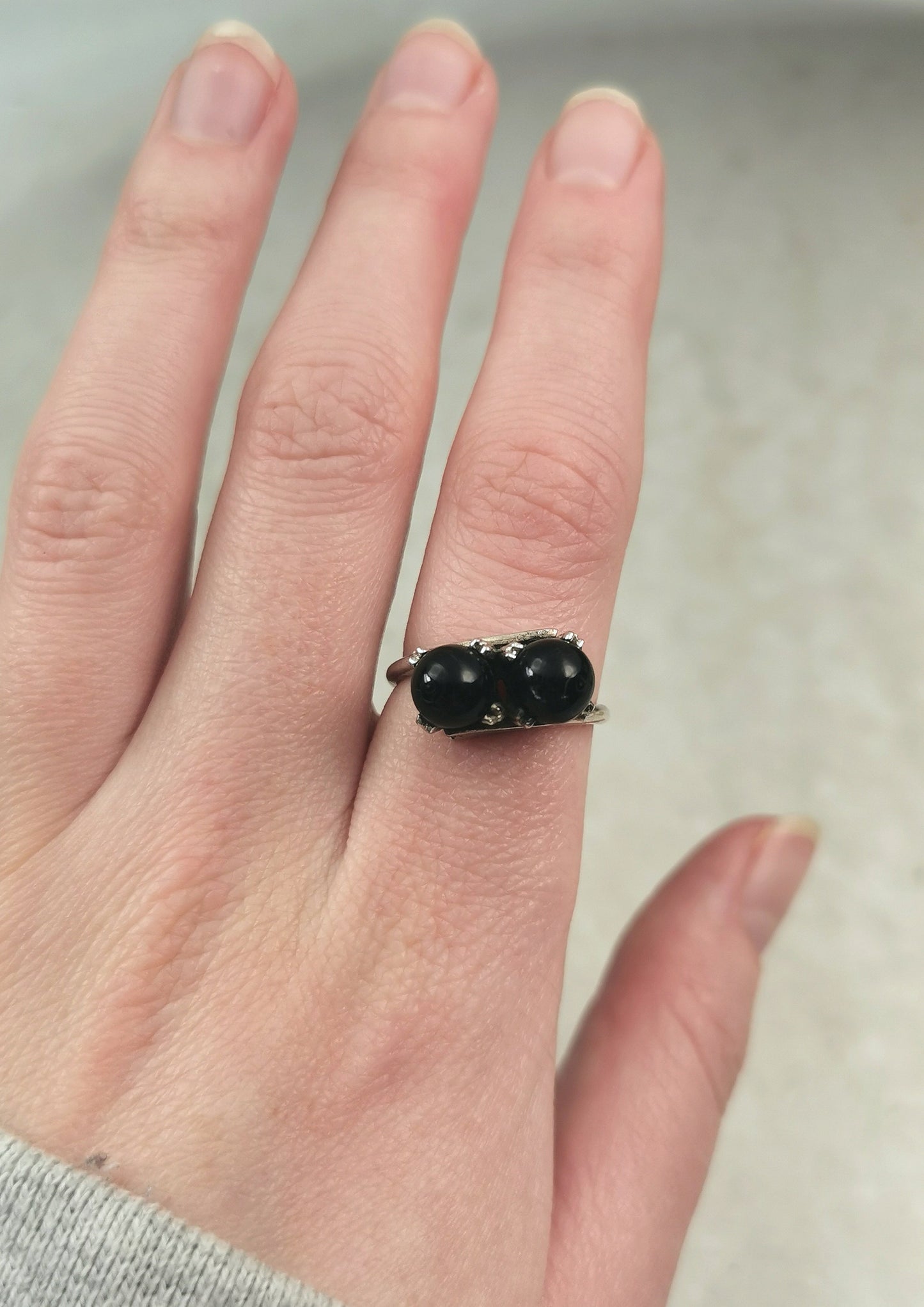 Vintage Uncas Sterling Silver & Black Coral Ball Ring