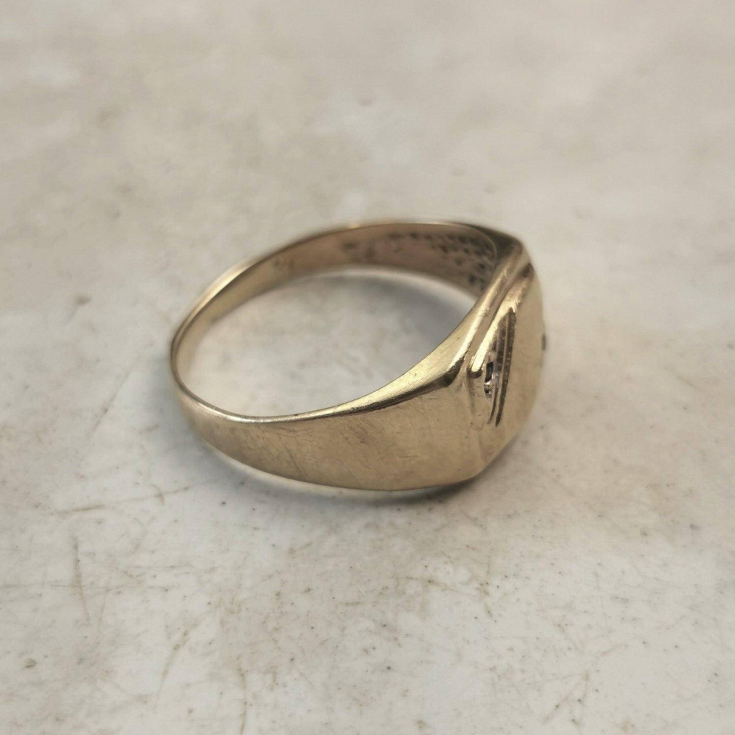 Vintage 10k Yellow Gold & Diamond Signet Ring