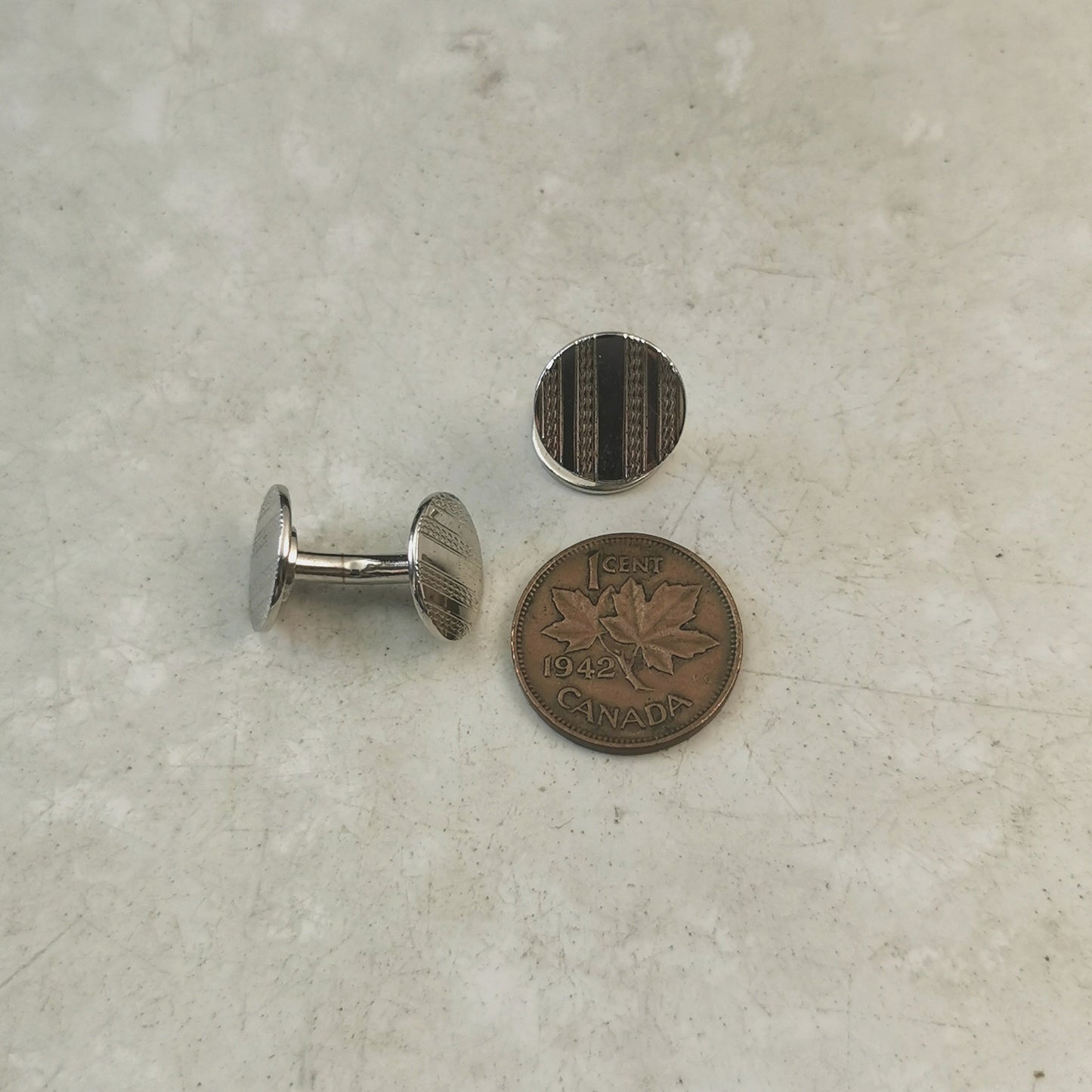 Vintage Sterling Silver Patterned Circle Cufflinks