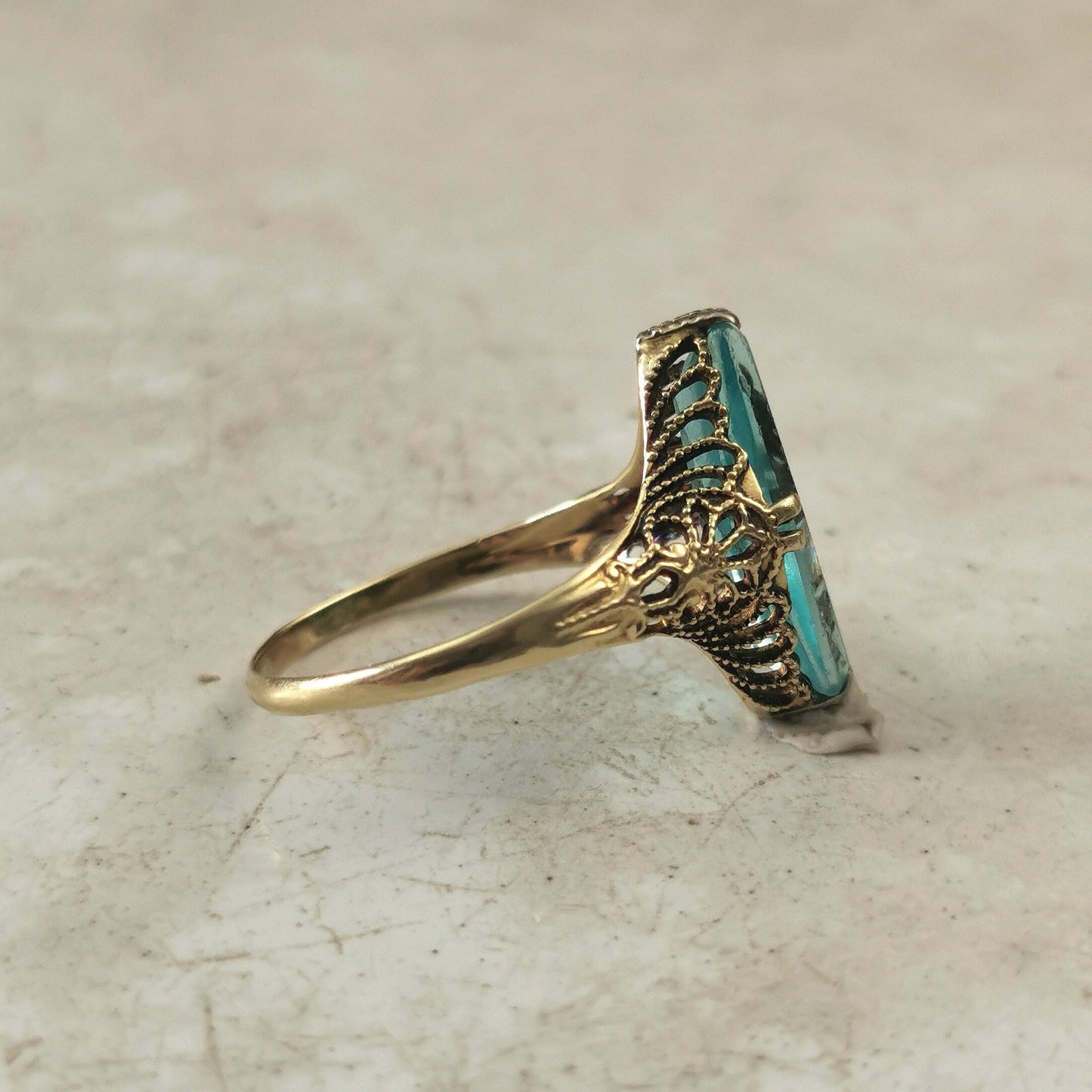 Art Deco Filigree 14k Yellow Gold Blue Paste Ring